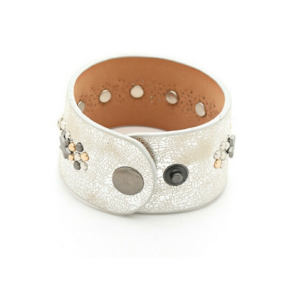 Handcrafted Leather Star Rivet Cuff - Picture 4 of 6
